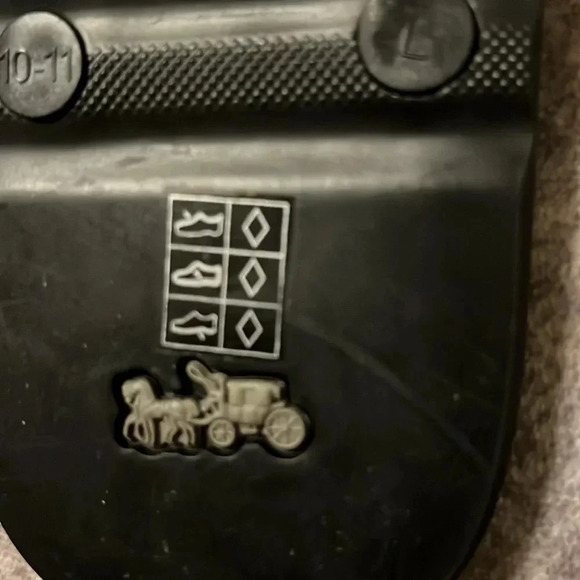 Coach Flip Flops - Picture 4 of 4